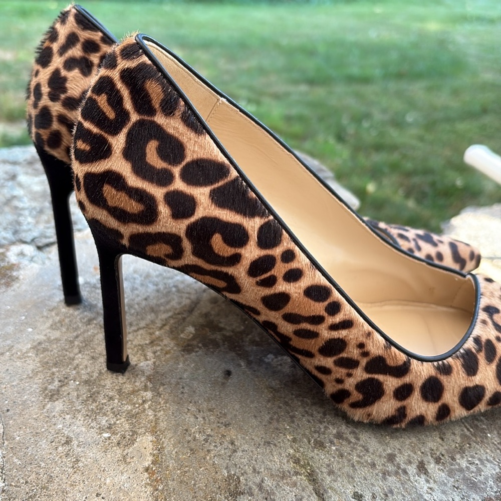 Banana Republic gorgeous calf, skin pumps  Heels Classic Design size 8